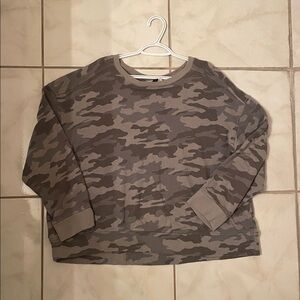 Universal Thread Gray Camo Long Sleeve Sweatshirt (Size 1X)​​